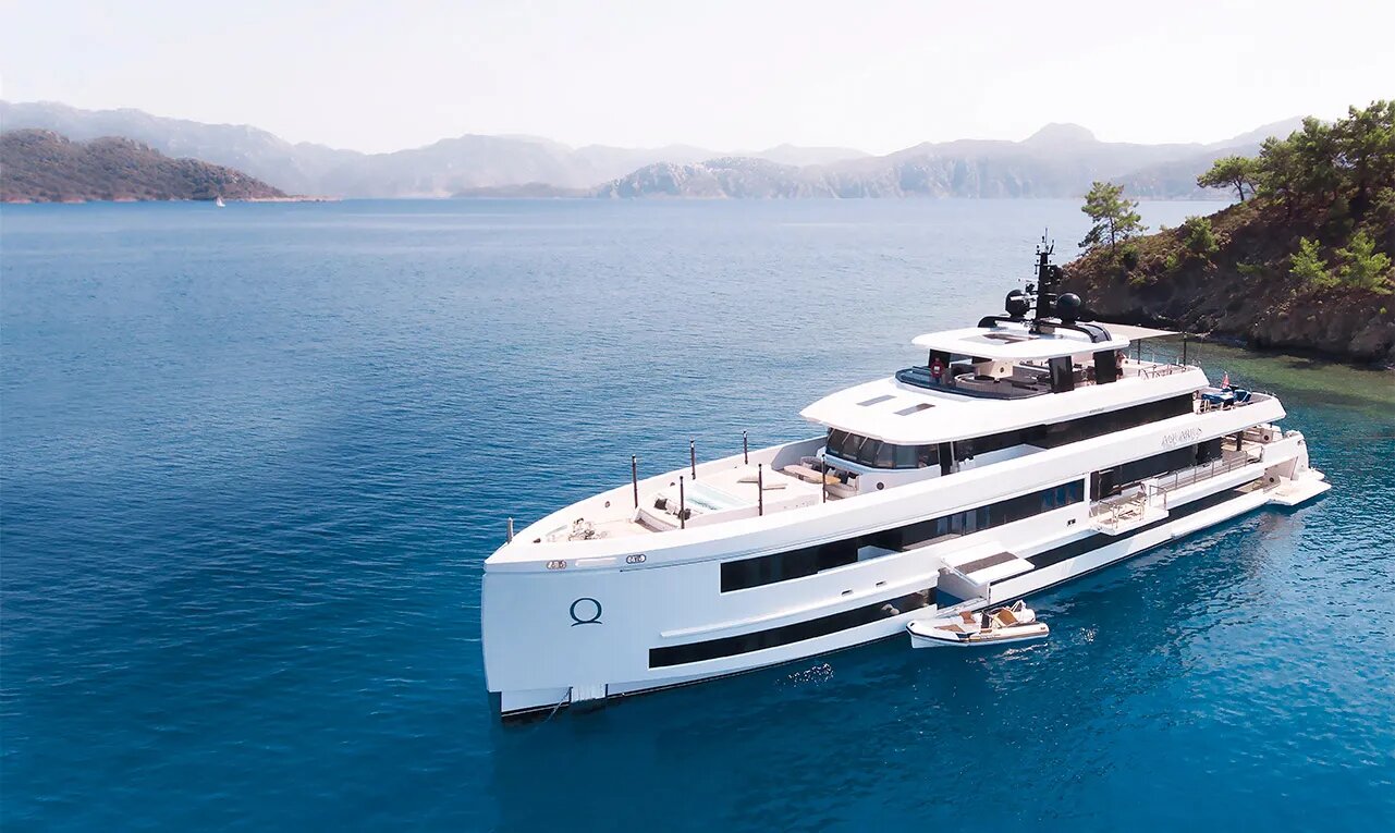 Яхта Aquarius