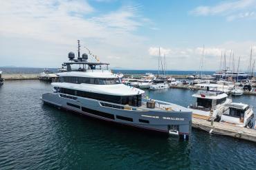 Sirena Yachts спустила на воду новый флагман — Sirena 118. Мировая премьера состоится на Cannes Yachting Festival 2026 - фото