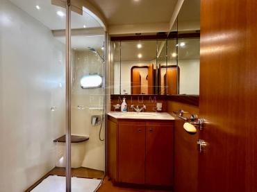 Ferretti 690 Altura (2006) - фото - 10