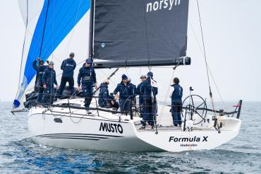 X-Yachts XR41 - фото - 2